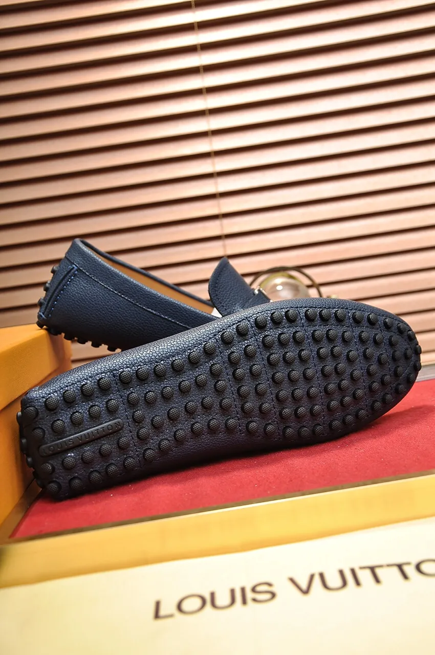 Men's men's shoes 💰420💶 [LV Doudou shoes] (water-dyed cowhide lining) new model is on the market, available on the official website. The new Doudou shoes are processed into single-color materials, and the uppers are made of imported horsehide leather. The body of the shoe is fully hemmed with mark thread, and is lined with imported original cowhide leather. The elegant shoe shape is super suitable for all-matching, and the size is 38-44.